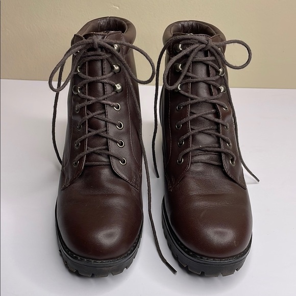St JOHN’S BAY Brown Leather Lace-Up Ankle Boots Faux Fur Lined Footbed & Insole - Picture 2 of 16